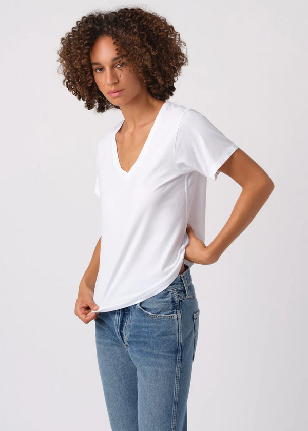 AMO V Neck Tee